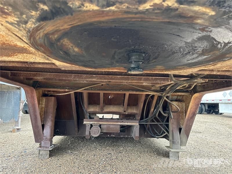 Load King 48 ft T/A Equipment Trailer Нискотоварачи