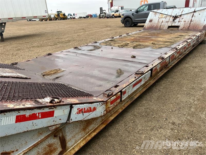 Load King 48 ft T/A Equipment Trailer Нискотоварачи