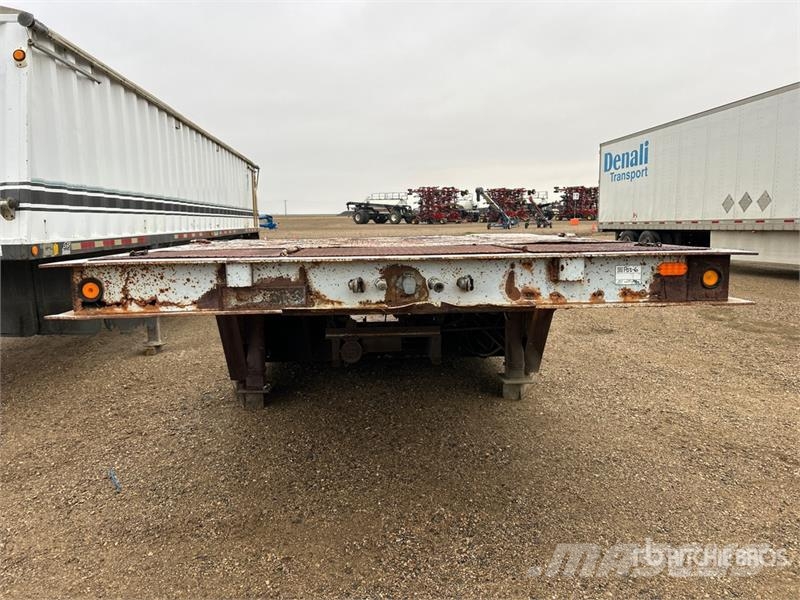 Load King 48 ft T/A Equipment Trailer Нискотоварачи