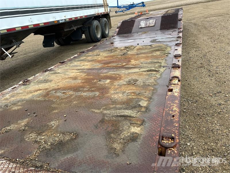 Load King 48 ft T/A Equipment Trailer Нискотоварачи