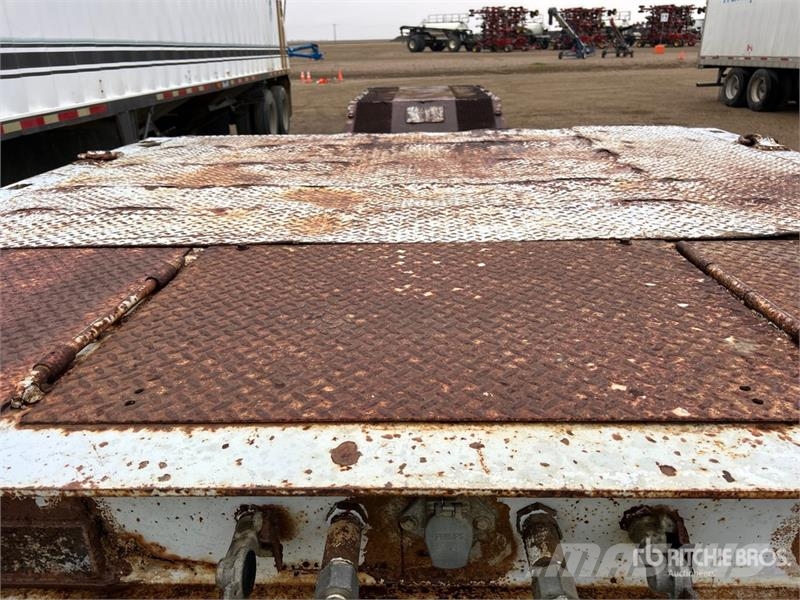 Load King 48 ft T/A Equipment Trailer Нискотоварачи