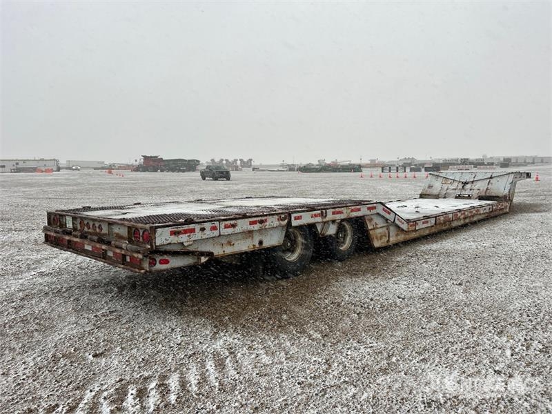 Load King 48 ft T/A Equipment Trailer Нискотоварачи