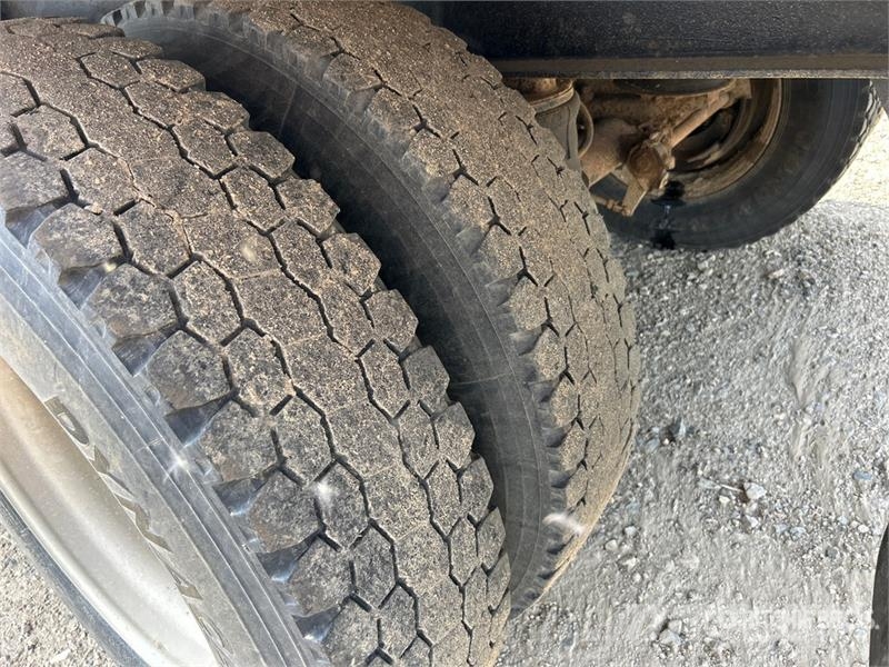 Load Line Line 17 ft Tri/A Pup Dump Trailer Bañera