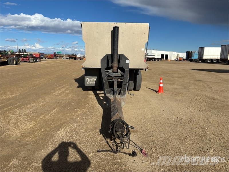 Load Line Line 18 ft Tri/A Pup Dump Trailer Самоскиди