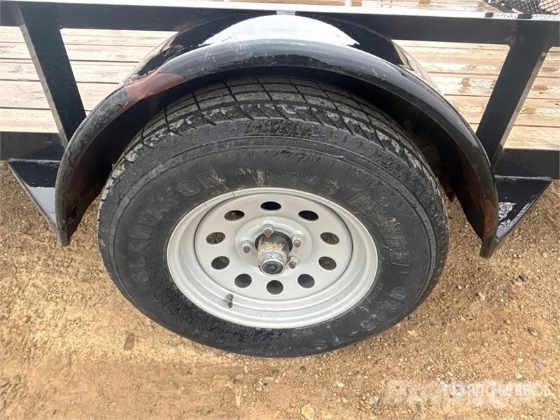 Load Trail 10 ft S/A Equipment Trailer Rimorchio per il trasporto di veicoli