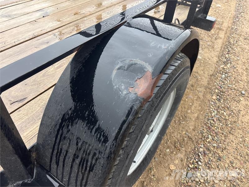 Load Trail 10 ft S/A Equipment Trailer Rimorchio per il trasporto di veicoli
