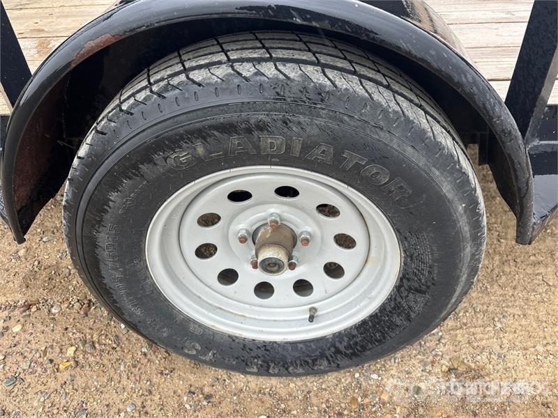 Load Trail 10 ft S/A Equipment Trailer Rimorchio per il trasporto di veicoli