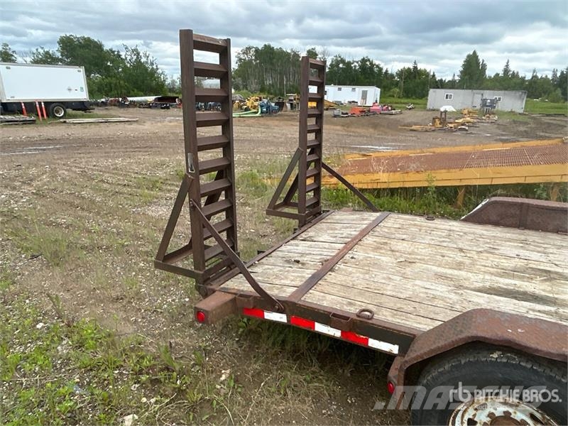 Load Trail 18 ft T/A Equipment Trailer Трейлери колесного транспортного засобу