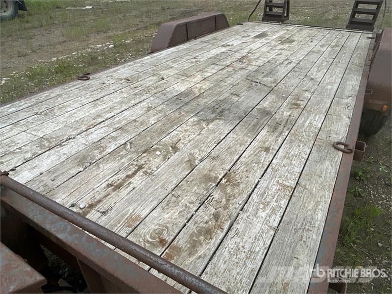 Load Trail 18 ft T/A Equipment Trailer Трейлери колесного транспортного засобу