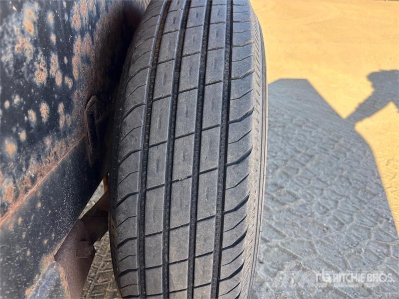 Load Trail 20 ft T/A Equipment Trailer مقطورات مركبات نقل