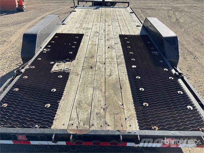 Load Trail 20 ft T/A Equipment Trailer مقطورات مركبات نقل