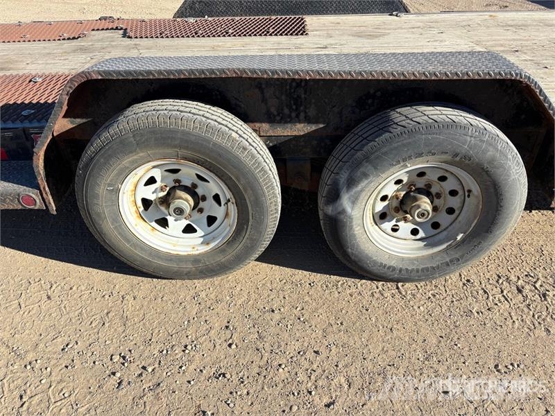 Load Trail 20 ft T/A Equipment Trailer مقطورات مركبات نقل
