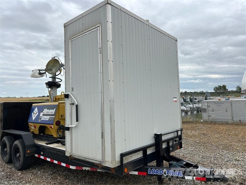 Load Trail 20 ft x 7 ft T/A Combo Unit Portable Toilet Inne akcesoria
