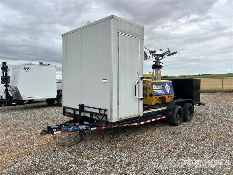 Load Trail 20 ft x 7 ft T/A Combo Unit Portable Toilet Inne akcesoria