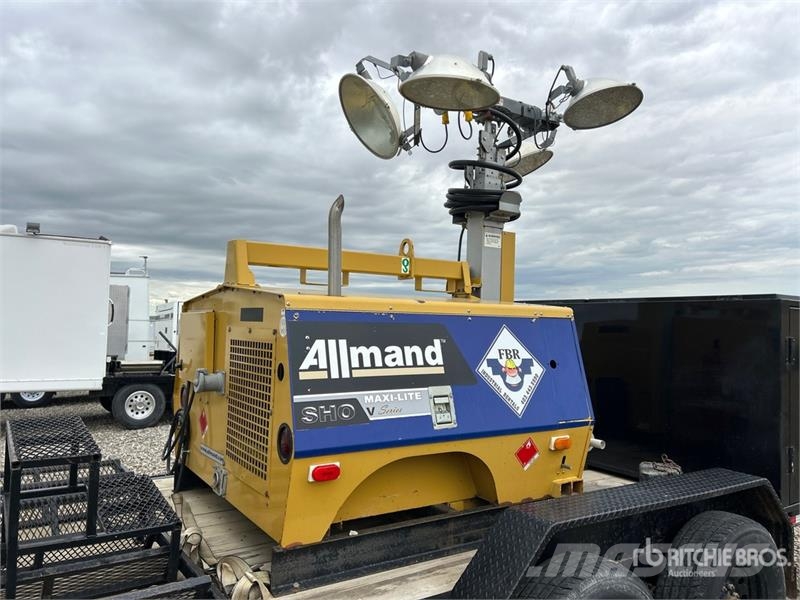 Load Trail 20 ft x 7 ft T/A Combo Unit Portable Toilet Inne akcesoria