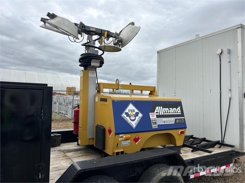 Load Trail 20 ft x 7 ft T/A Combo Unit Portable Toilet Inne akcesoria