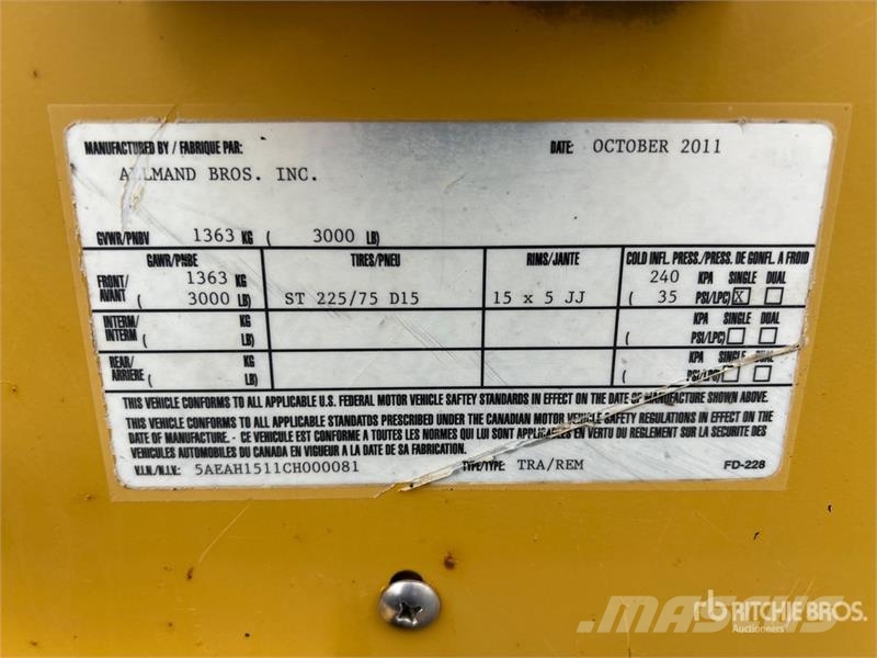 Load Trail 20 ft x 7 ft T/A Combo Unit Portable Toilet Inne akcesoria