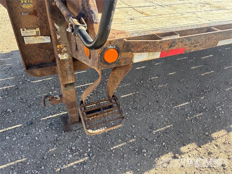 Load Trail 30 ft T/A Gooseneck Equipment Trailer Maschinetransporter