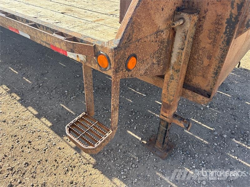 Load Trail 30 ft T/A Gooseneck Equipment Trailer Maschinetransporter