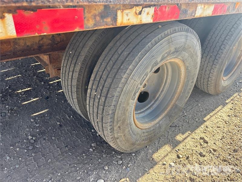 Load Trail 30 ft T/A Gooseneck Equipment Trailer Maschinetransporter