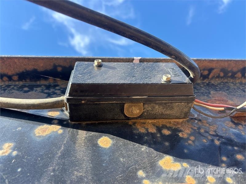 Load Trail 30 ft T/A Gooseneck Equipment Trailer Maschinetransporter
