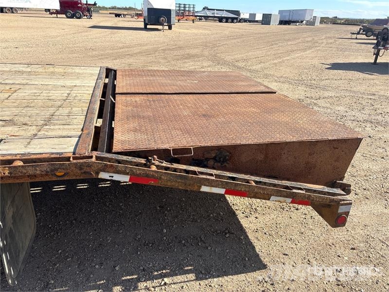 Load Trail 30 ft T/A Gooseneck Equipment Trailer Maschinetransporter
