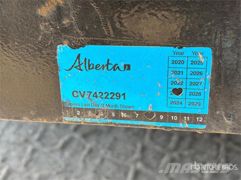 Load Trail CC8018072 18 ft T/A Equipment Trailer Maschinetransporter