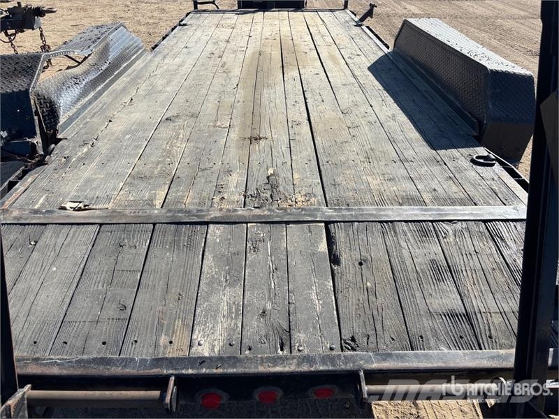 Load Trail CC8018072 18 ft T/A Equipment Trailer Maschinetransporter