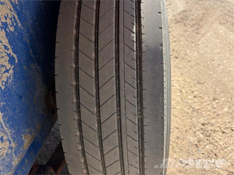 Load Trail T/A 26 ft Combo Unit Other trailers