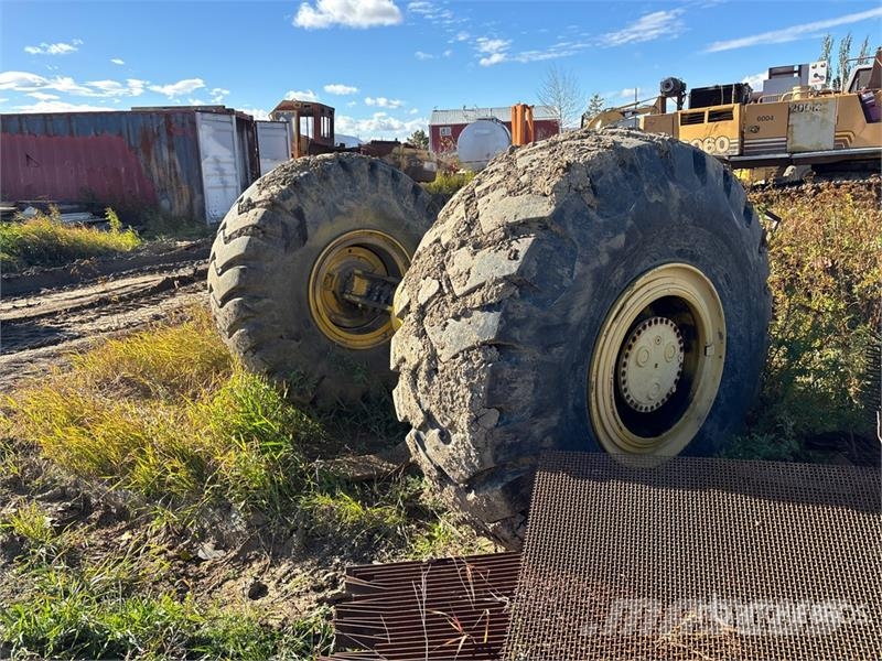 Loader differential with 26.5-25 tires مكونات أخرى