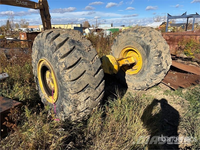  Loader differential with 26.5-25 tires مكونات أخرى