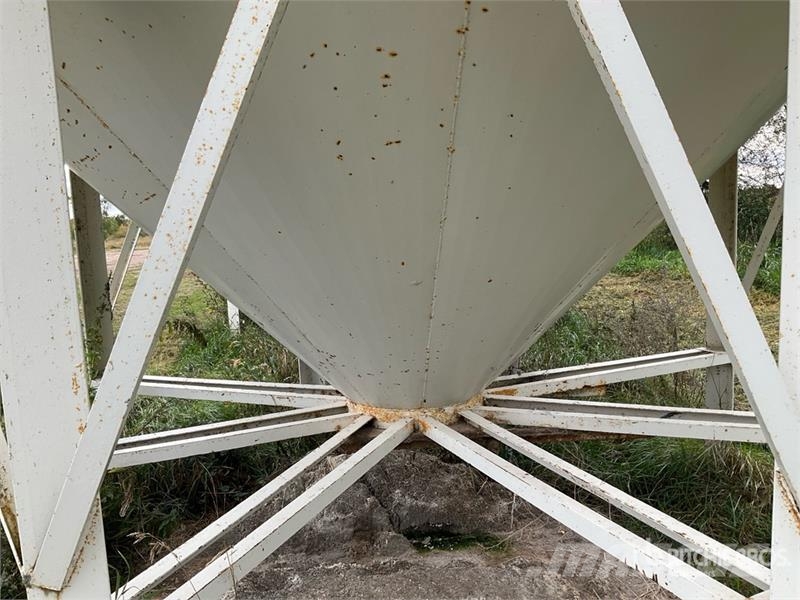 Lode King +/- 2000 bu Hopper Grain Bin Агрегати/машини за обработка и съхранение на зърно - Други