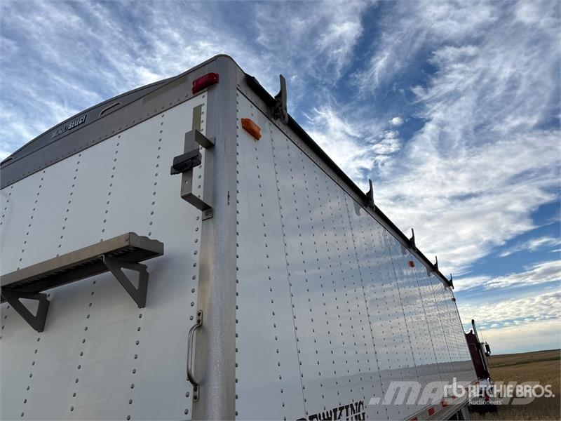 Lode King 28 ft Tri/A Super B-Train Lead Grain Trailer 運糧車