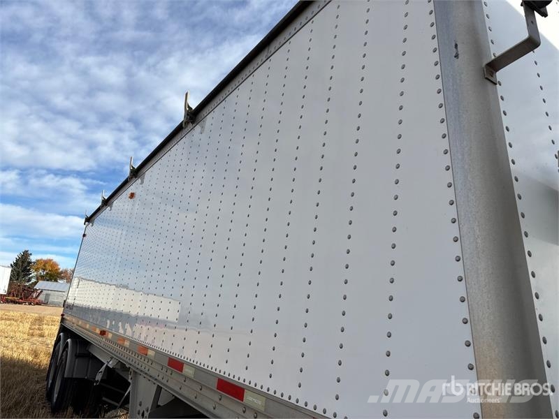 Lode King 30 ft T/A Super B-Train Pup Grain Trailer Transbordeur