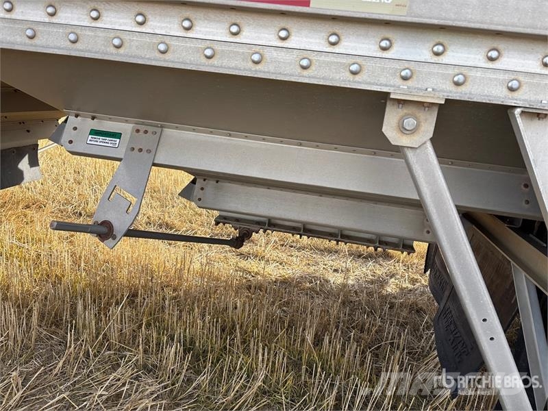 Lode King 30 ft T/A Super B-Train Pup Grain Trailer Transbordeur