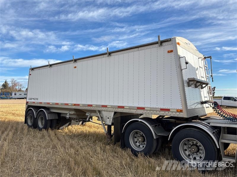 Lode King 30 ft T/A Super B-Train Pup Grain Trailer Transbordeur