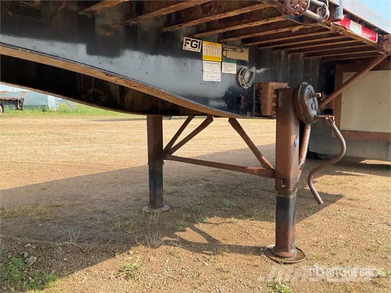 Lode King 44 ft Tri/A Flatbed Oilfield Trailer Prosessointilaitteet