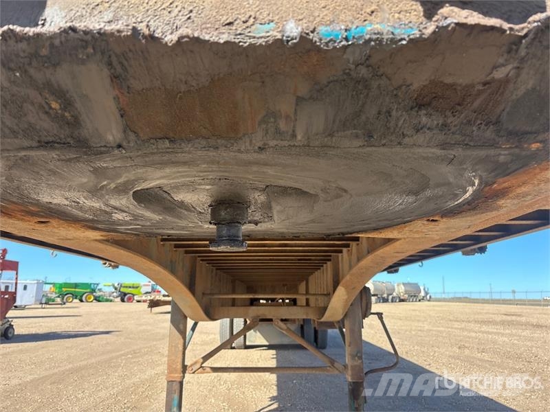 Lode King 48 ft Tri/A Flatbed Trailer Planhengere