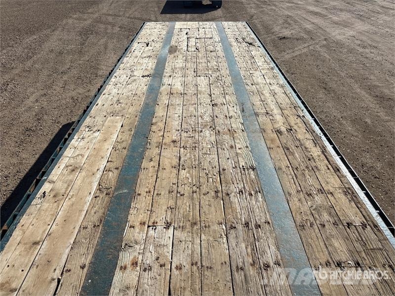 Lode King 48 ft Tri/A Flatbed Trailer Planhengere