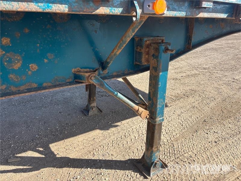 Lode King 48 ft Tri/A Flatbed Trailer Planhengere