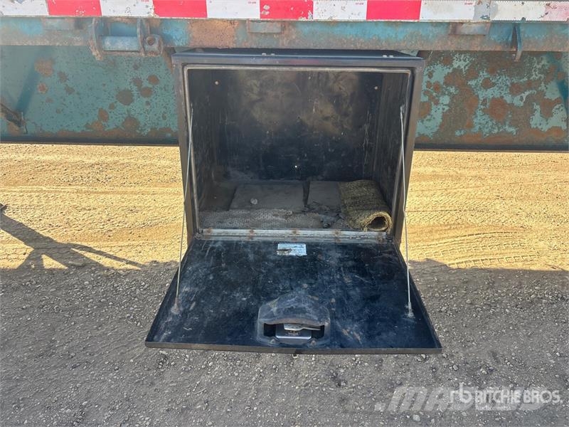 Lode King 48 ft Tri/A Flatbed Trailer Planhengere