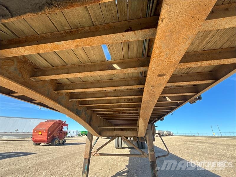 Lode King 48 ft Tri/A Flatbed Trailer Planhengere