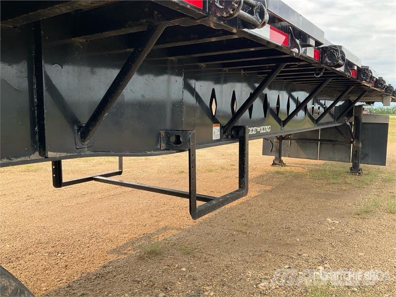 Lode King 53 ft Tri/A Flatbed Trailer Valníky