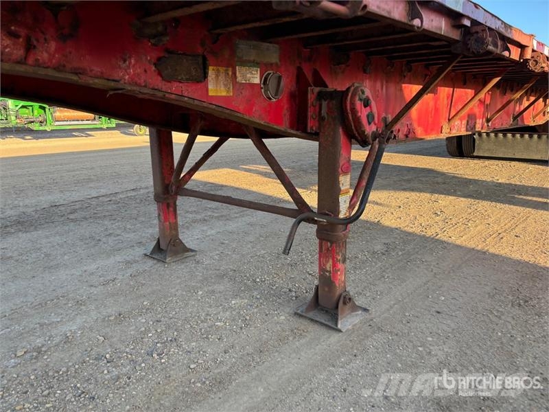 Lode King 53 ft Tri/A Flatbed Trailer Planhengere