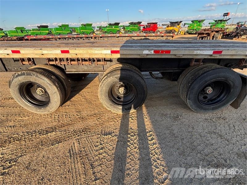 Lode King 53 ft Tri/A Flatbed Trailer Valníky