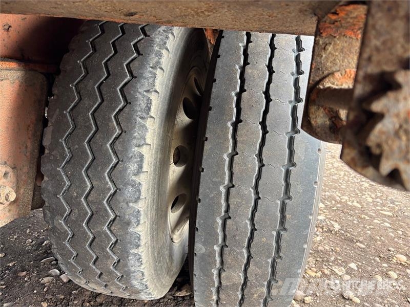 Lode King 55 ft Tri/A Folding Neck Trailer Lavetit