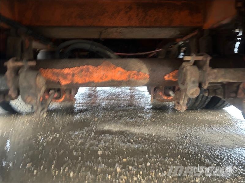 Lode King 55 ft Tri/A Folding Neck Trailer Tieflader