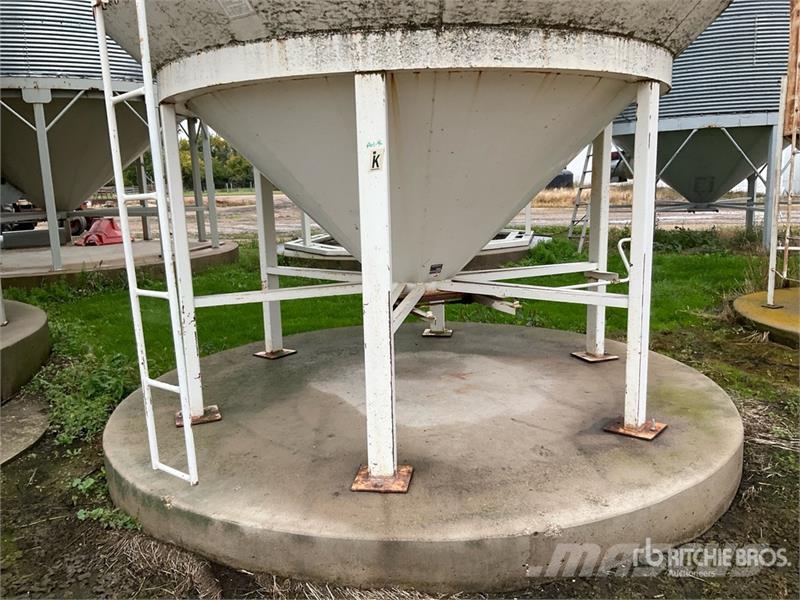 Lode King LKB1237 +/- 1000 bu Smooth Wall Hopper Grain Bin Macchine/unitá di lavorazione e stoccaggio/altri