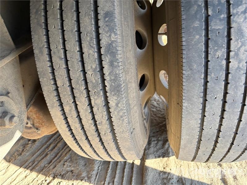 Lode King SDG53-2 53 ft T/A Spread Axle Step Deck Trailer Низкорамные прицепы