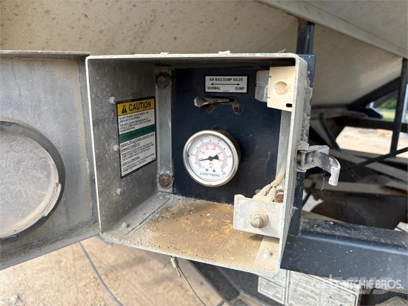 Lode King Super B-Train Grain Trailer Reboques de grãos e silagem